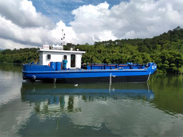 開(kāi)體運(yùn)輸船